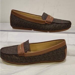 MICHAEL KORS brown moccasin loafer flat